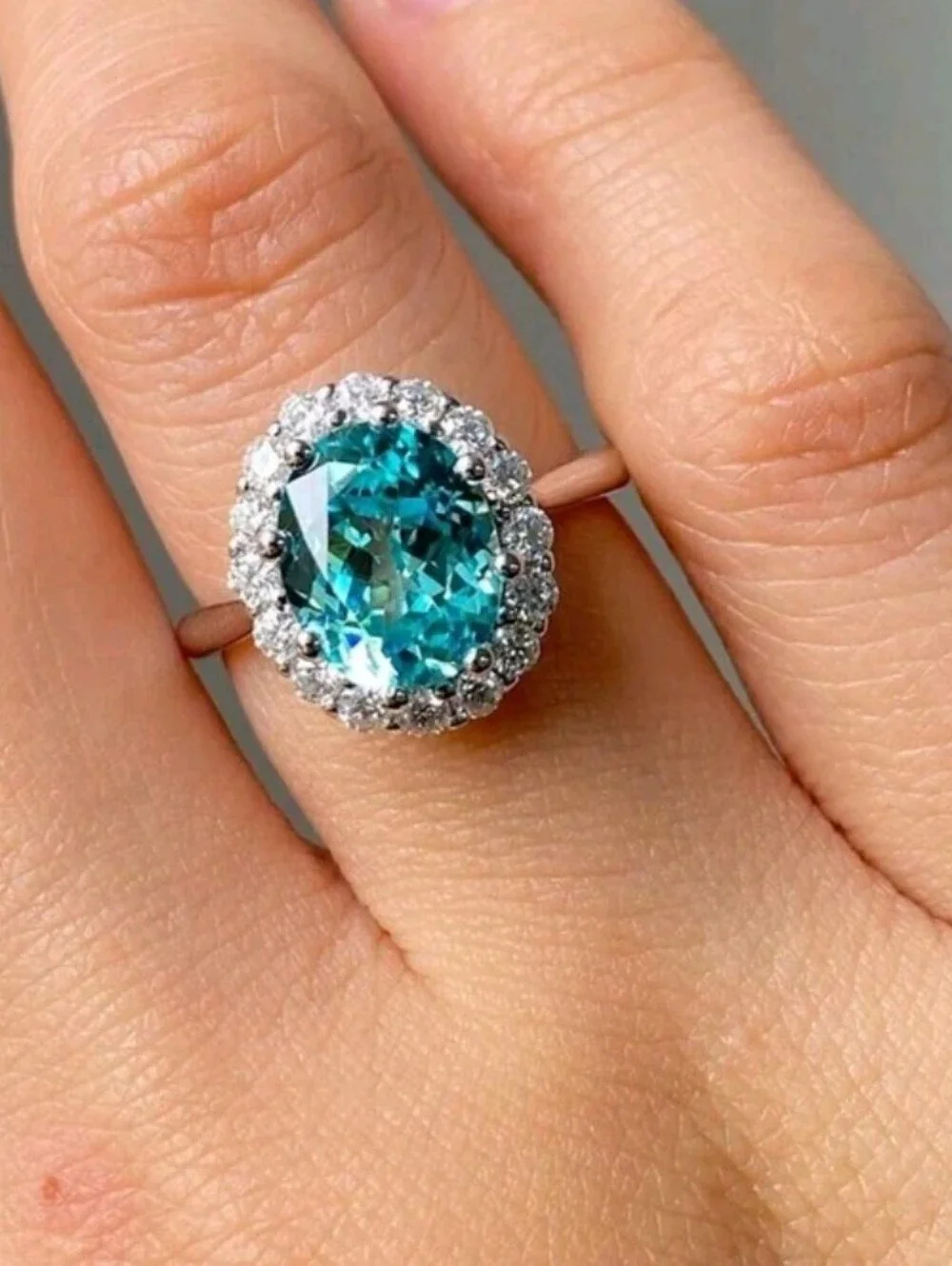 BRAND NEW ** Teal Halo Oval Ring with White Diamond Accent